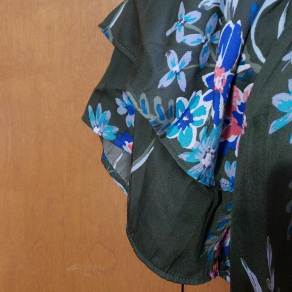 TOP - Picture 2 of 5